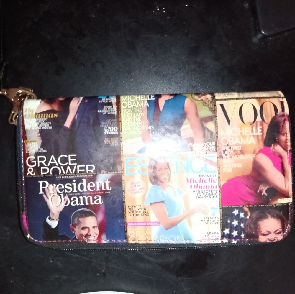I am selling a Michelle Obama clutch, it is in great shape only used 5 times.